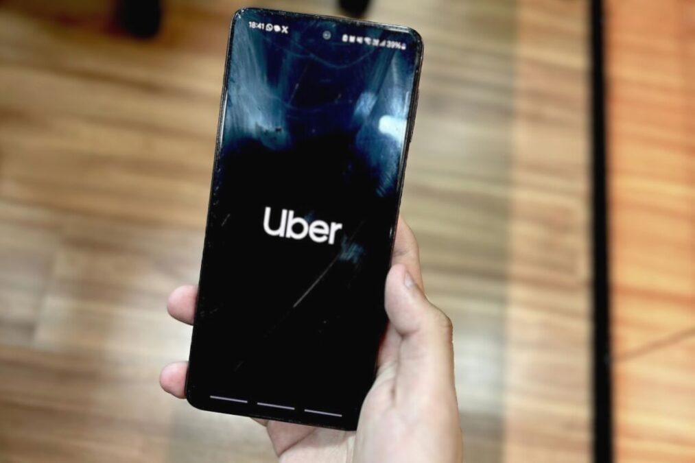 Prefeitura de SP pede que Uber e 99 expliquem preço alto em dezembro