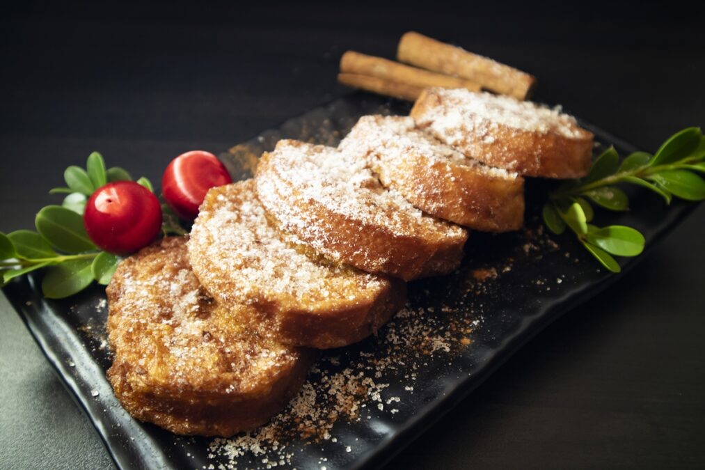 Receita de rabanada de travessa: macia por dentro e dourada por fora