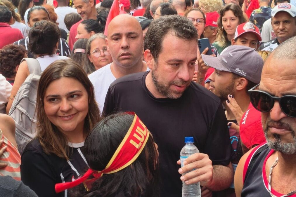 Na Paulista, Boulos fala em “anistia envergonhada” e pressiona Senado