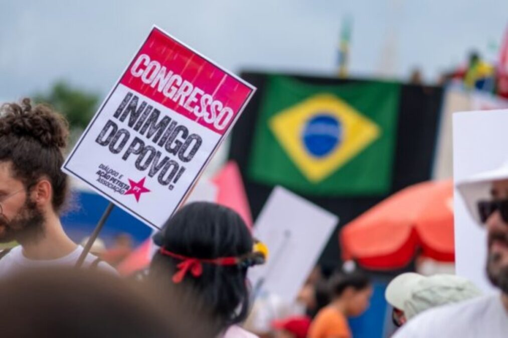 Manifestantes de ao menos 9 capitais foram às ruas durante a manhã