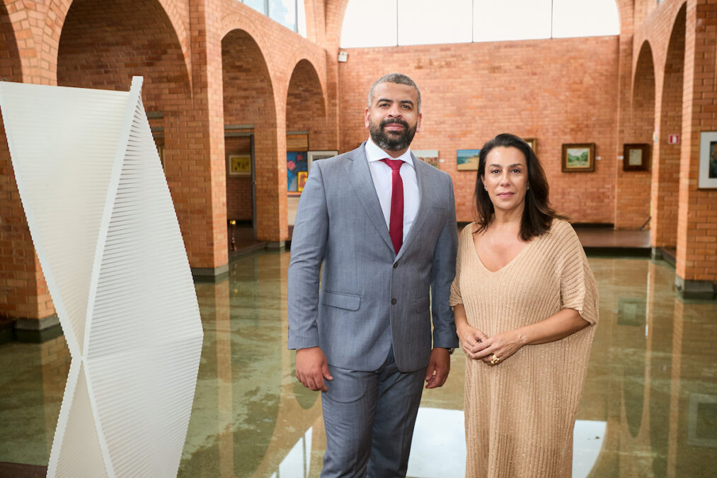 Blombô movimenta a Mansão dos Arcos com leilão e exposição artística