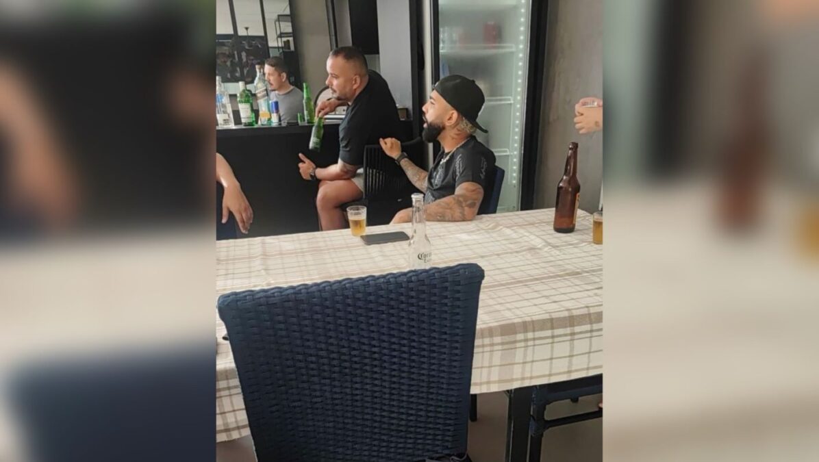 Web resgata foto de Gabigol com camisa do Corinthians após derrota
