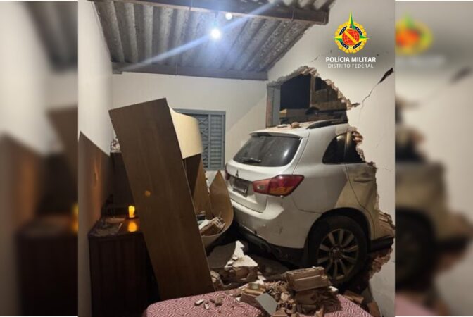 condutora-bebada-e-sem-cnh-perde-controle-de-carro-e-invade-casa-no-df