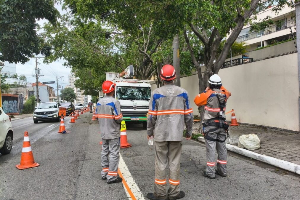 Enel teve ajuda de 76 equipes emprestadas durante apagão em SP