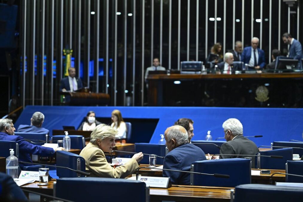 Senadores preparam mudanças para restringir PL da Dosimetria