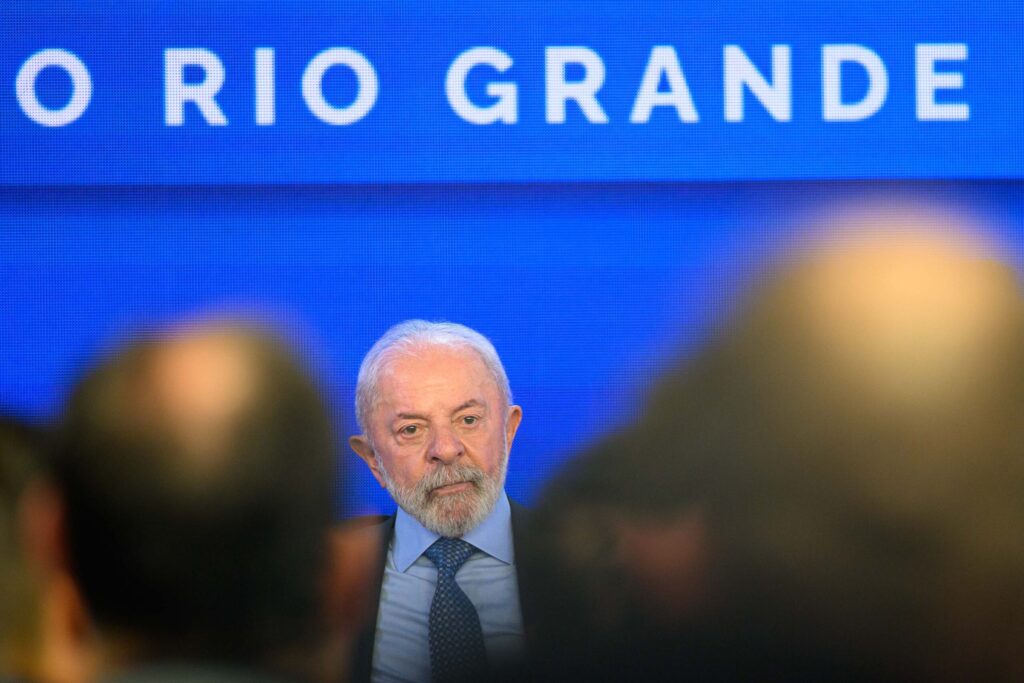 genial/quaest:-governo-lula-e-desaprovado-por-49%-e-aprovado-por-48%