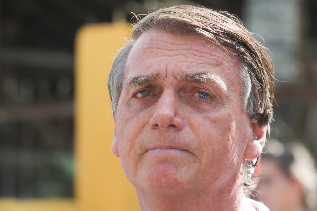 Perícia da PF nesta 4ª decidirá se Bolsonaro poderá fazer cirurgia