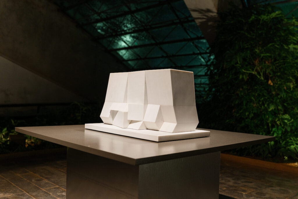 gratuita,-exposicao-de-sergio-camargo-e-um-excelente-passeio-com-as-criancas-nas-ferias-escolares