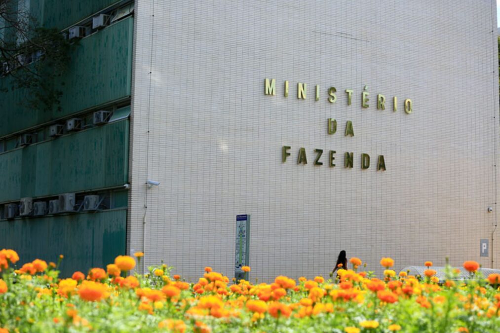 Petistas articulam “plano B” para suceder Haddad na Fazenda