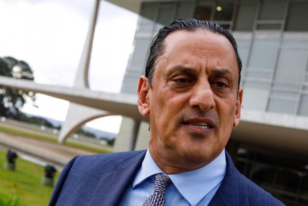 ex-advogado-de-bolsonaro-e-condenado-por-chamar-atendente-de-“macaca”