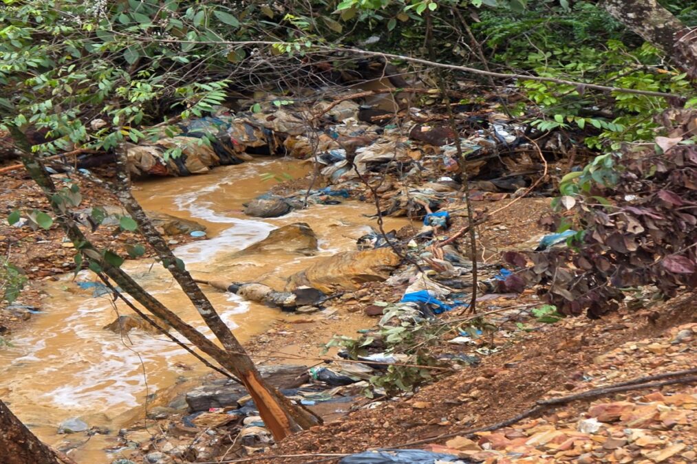 Justiça determina ação urgente em aterro que desabou no Entorno do DF