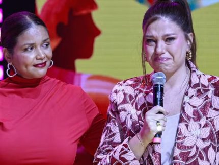 amiga-de-preta-gil-se-emociona-em-noite-de-homenagem-a-cantora:-“nao-tem-sido-facil”