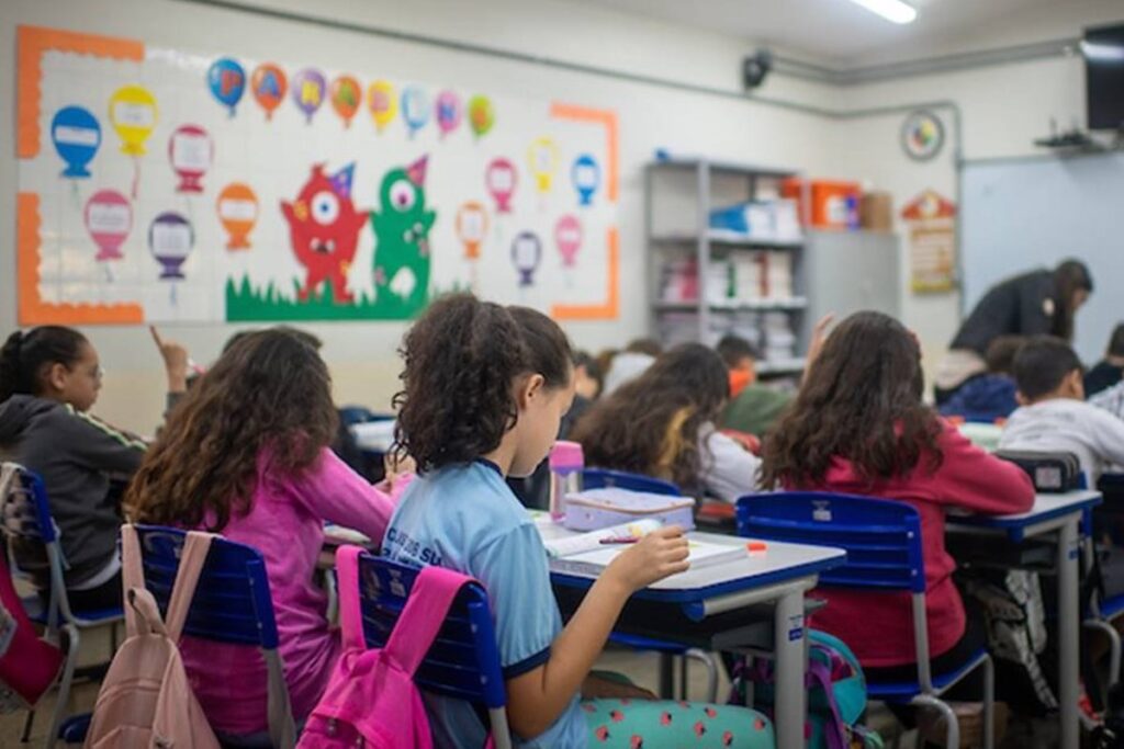 entrega-do-cartao-uniforme-escolar-e-adiada;-saiba-quando-vai-comecar