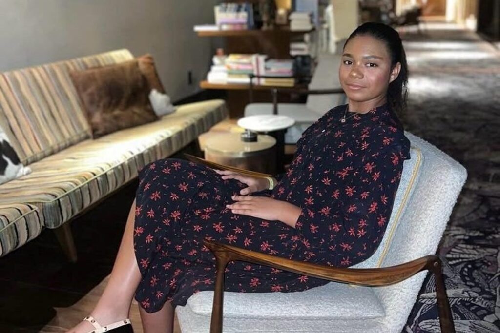 cacula-de-gloria-maria-trilha-carreira-artistica-e-se-apresenta-no-rio