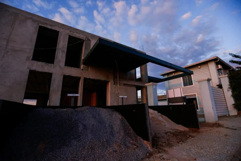 advogado-de-bolsonaro-tem-divida-com-condominio-de-luxo-no-lago-sul