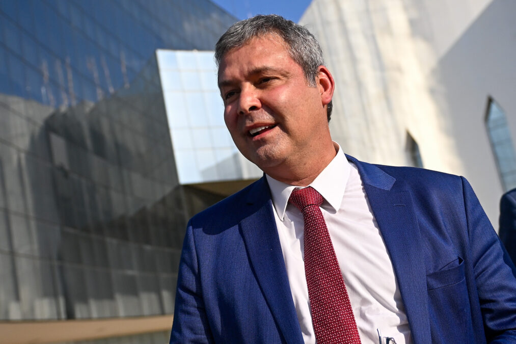 Líder do PT celebra cassação de Eduardo e Ramagem: “Vitória dupla”
