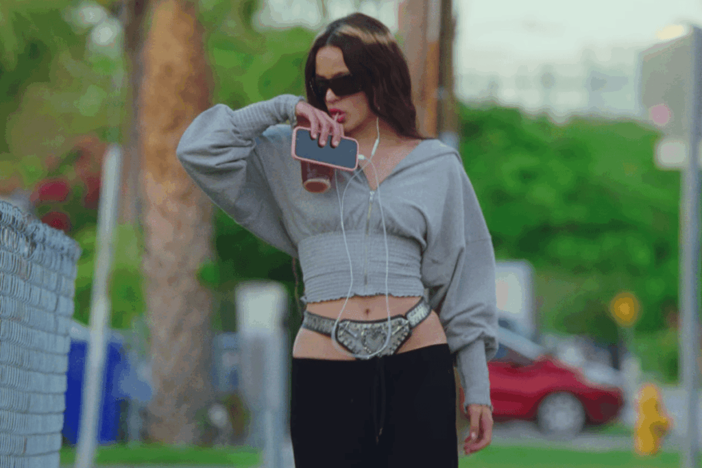 cinto-de-castidade-de-rosalia-revela-tendencia-feminista;-saiba-qual