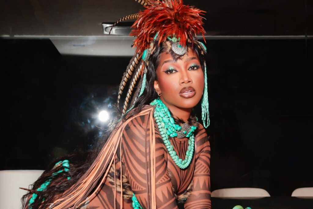 iza-entrega-bastidores-do-retorno-ao-carnaval:-“me-sinto-pertencente”