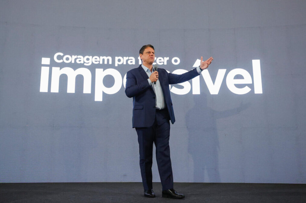 Tarcísio projeta “voo próprio” com autonomia do bolsonarismo e Centrão