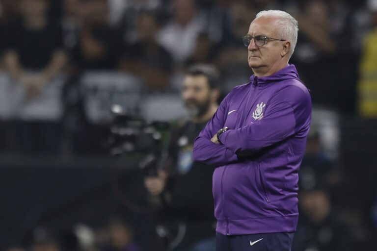 dorival-pode-alcancar-feitos-historicos-com-titulo-da-copa-do-brasil