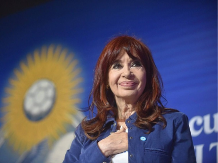 ex-presidente-da-argentina,-cristina-kirchner-e-internada-as-pressas-e-passa-por-cirurgia