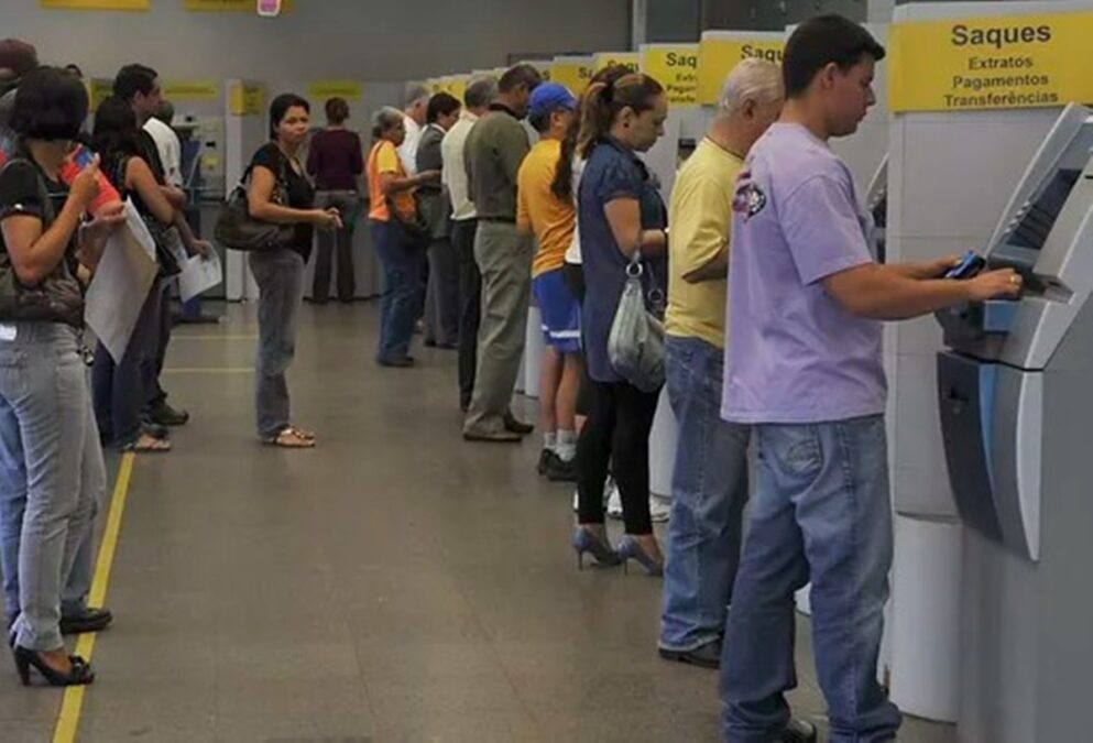 Contas a pagar? Fique de olho nos horários dos bancos neste fim de ano
