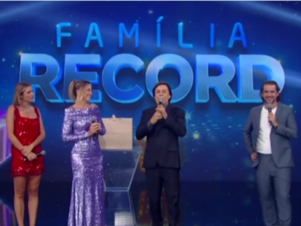 de-saida-da-record,-ticiane-pinheiro-e-homenageada-e-se-emociona:-“muito-feliz”