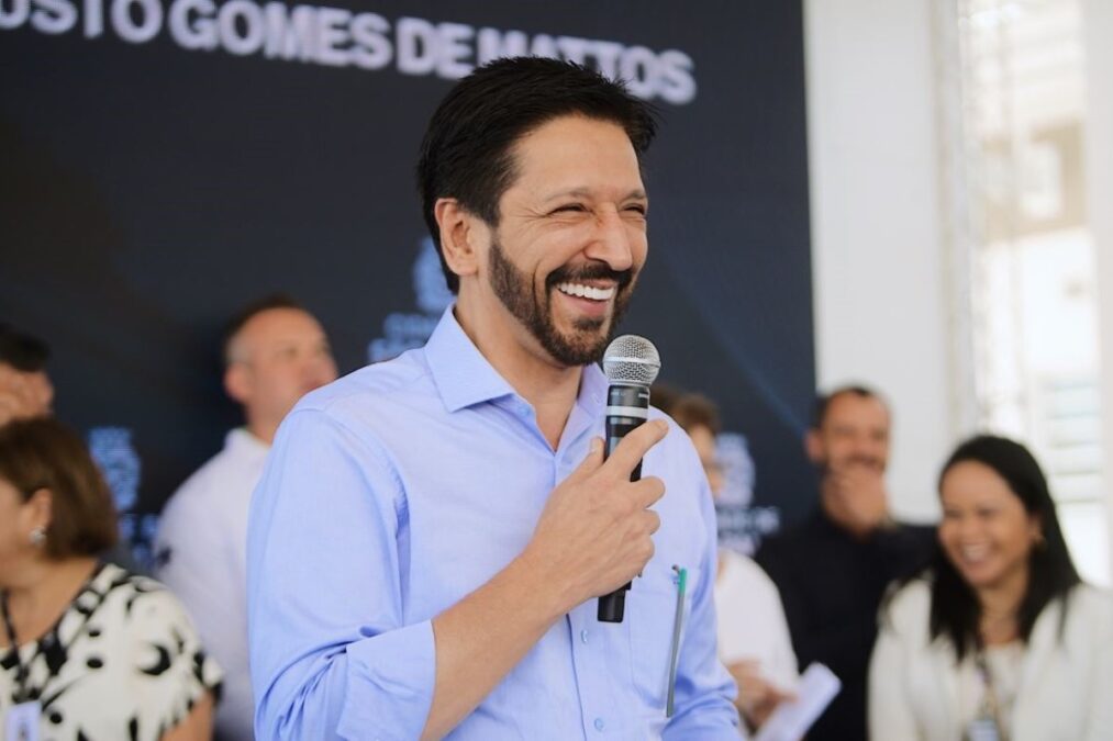 Nunes brinca com prefeito “gordinho” e promete presente para emagrecer