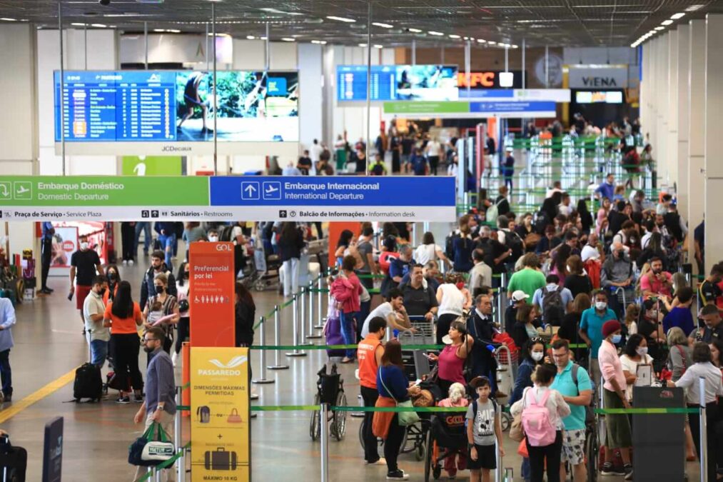 Pilotos e comissários anunciam estado de greve na véspera do fim de ano