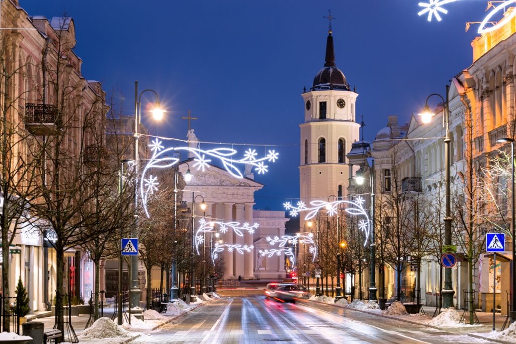 conheca-a-cidade-coroada-capital-do-natal-da-europa-em-2025