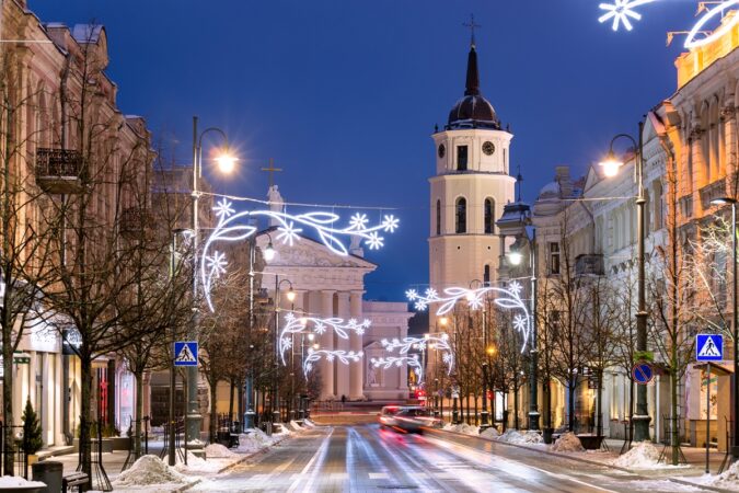 conheca-a-cidade-coroada-capital-do-natal-da-europa-em-2025
