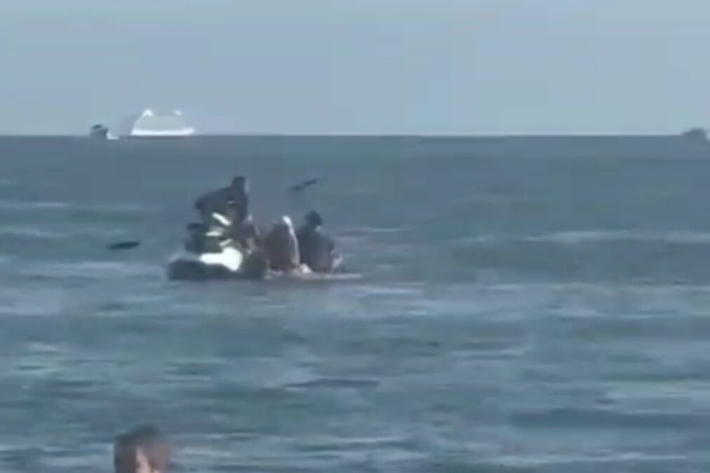 SP: polícia identifica e busca suspeito de assaltar casal com jet-ski