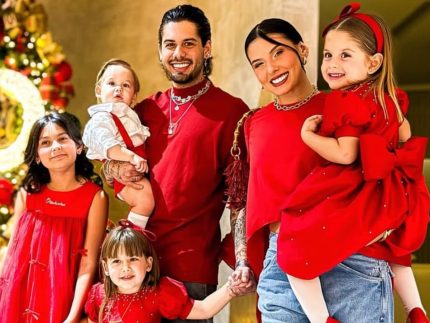 ana-castela-e-ze-felipe-passam-primeiro-natal-juntos-e-reunem-familias-em-goiania