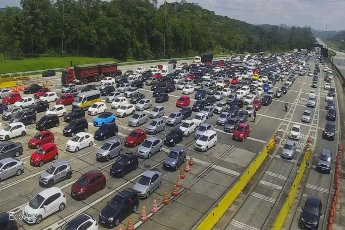 Melhores e piores horários para pegar estrada em SP neste fim de ano