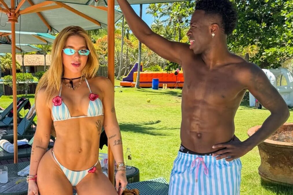 Foto: em Trancoso, Virginia Fonseca agita a web com beijão em Vini Jr.
