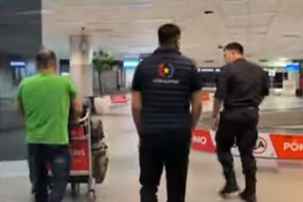 veja-momento-em-que-silvinei-e-preso-em-aeroporto-do-paraguai