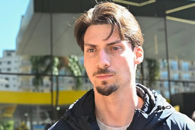 jair-renan-diz-que-medicos-levaram-bolsonaro-as-pressas-para-centro-cirurgico