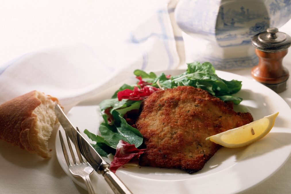 Bife à milanesa sequinho e crocante como de restaurante