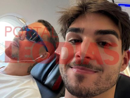 novo-amor-para-2026?-carlinhos-aparece-em-aviao-rumo-a-trancoso-com-lucas-lobato