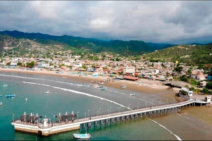 mae,-bebe-e-outras-4-pessoas-morrem-em-ataque-a-tiros-em-praia-no-equador