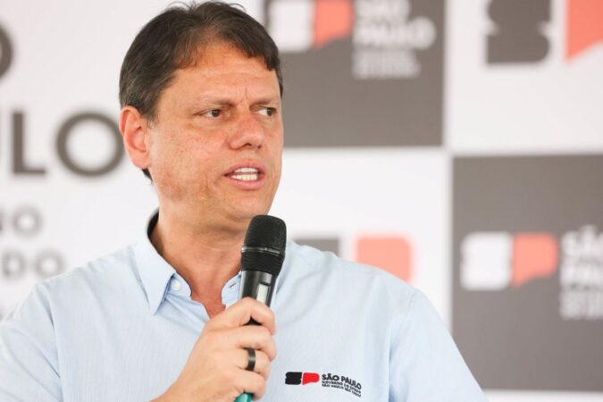 bolsonaristas-e-centrao-cobram-tarcisio-por-espaco-e-apoio-a-flavio