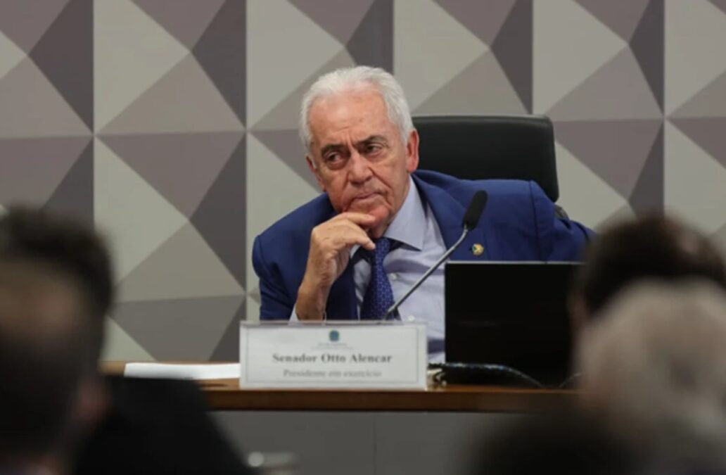 Senador emplaca filho em tribunal e mira outro herdeiro na Câmara