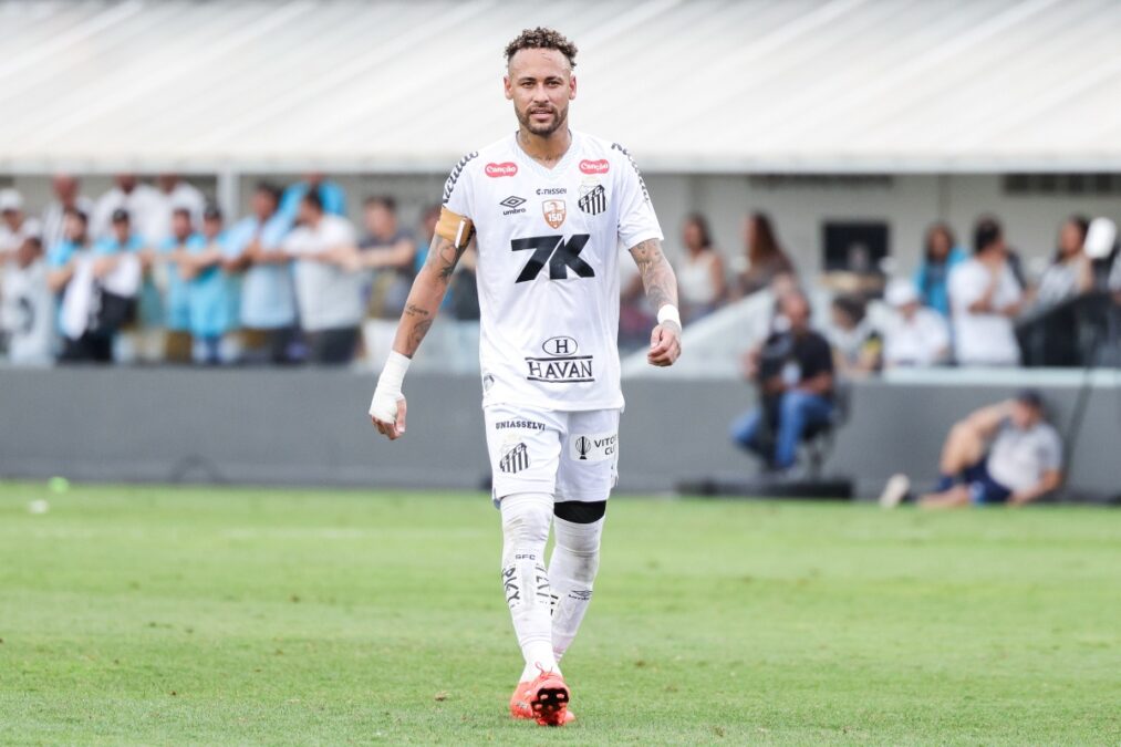 Santos indica possível renovação de Neymar em vídeo misterioso