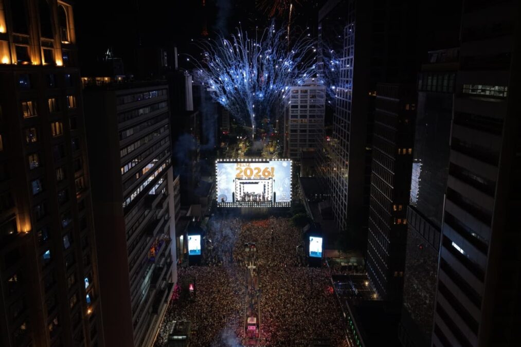 Ano-Novo: maratona de 14 horas de shows leva milhares à Paulista