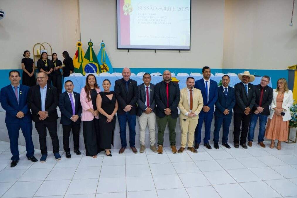 Sessão Solene homenageia cidadãos e iniciativas em Sena Madureira
