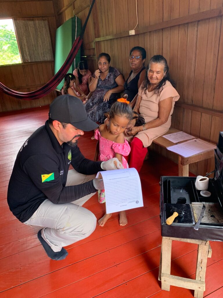 Polícia Civil esteve nas comunidades Campinas e Santa Polônia, em Sena Madureira, levando o direito à identidade a quem mais precisa. Foto: cedida