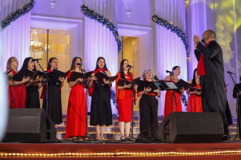 Apresentações de corais acreanos marcam sexta noite do Fim de Ano da Família