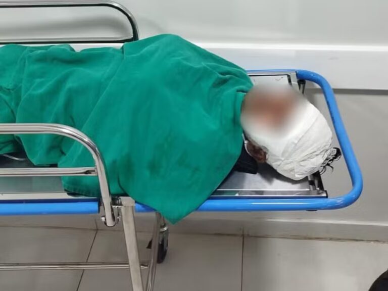 Homem foi flagrado por pai da criança e agredido por populares no interior do AC — Foto: Reprodução