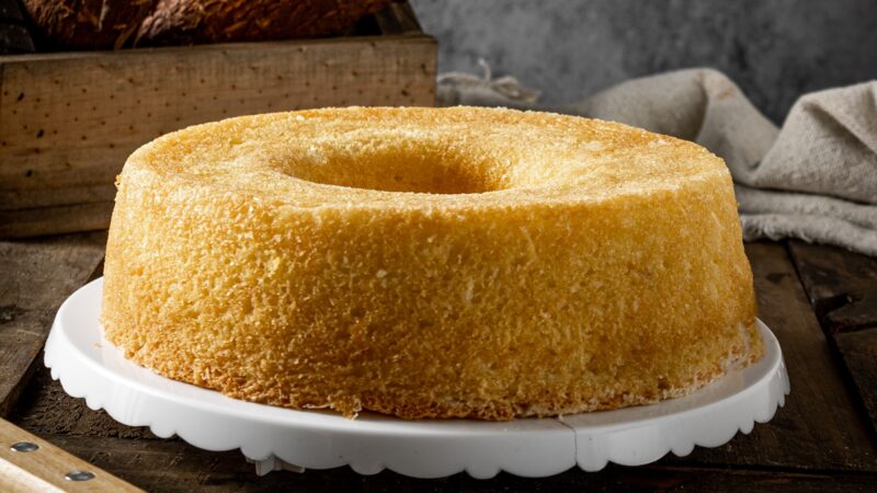 bolo-de-mandioca:-gostoso-e-facil-para-fazer-no-primeiro-dia-do-ano  