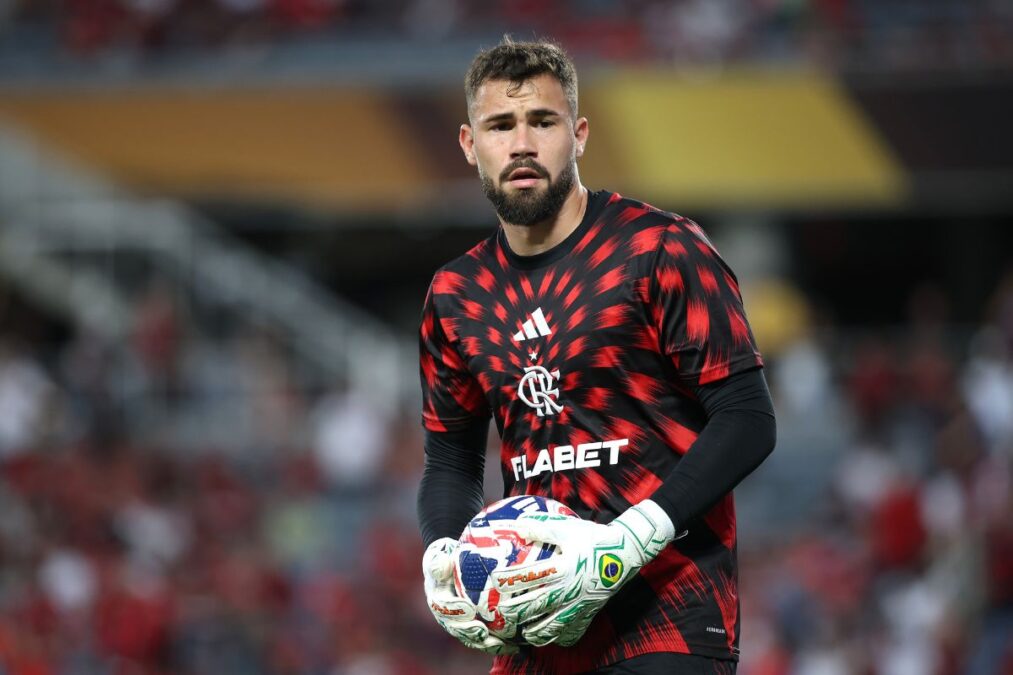 Cruzeiro oficializa contratação do goleiro Matheus Cunha, ex-Flamengo